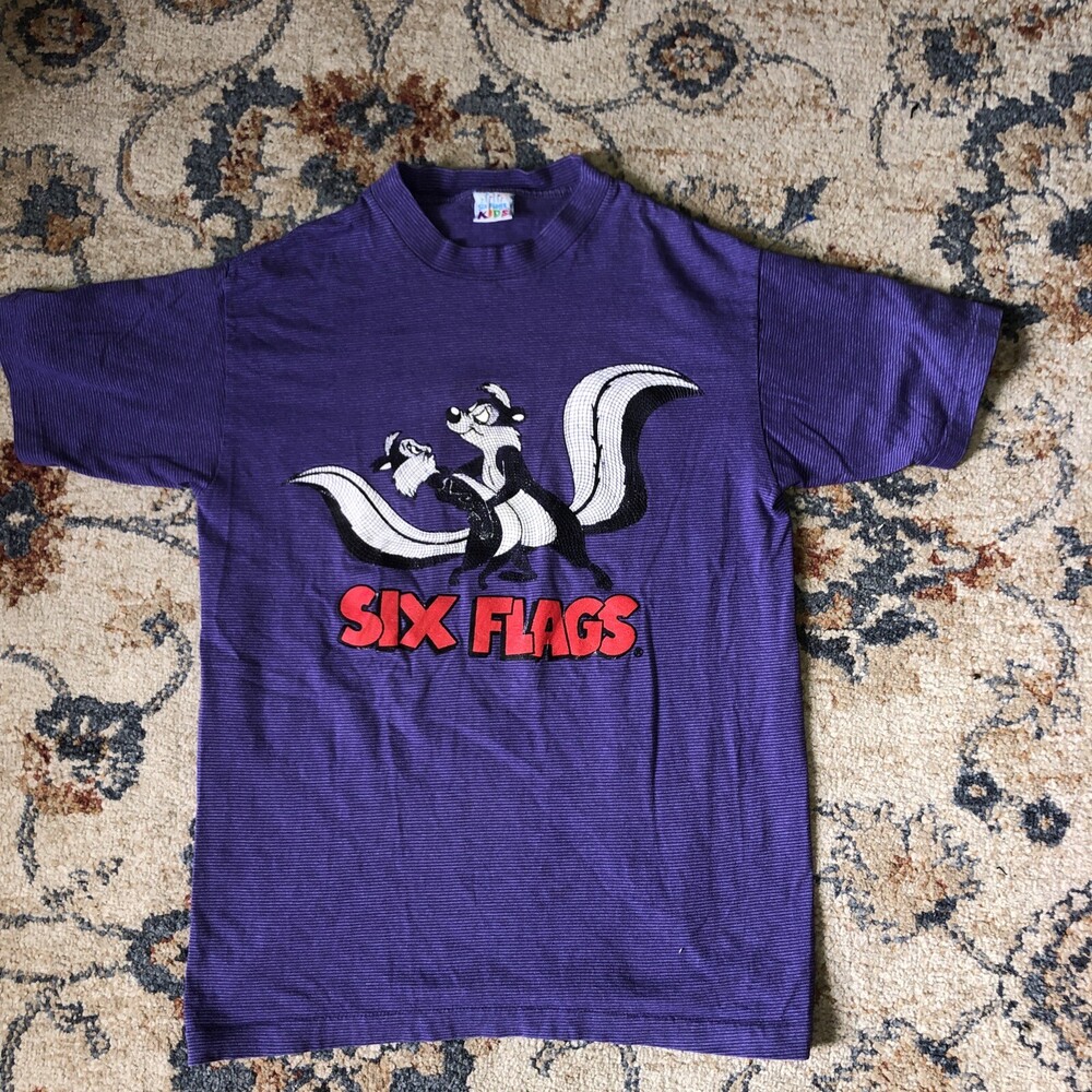 VTG Six Flags Pepe Le Pew Shirt - 1993 - Purple - Cartoon Graphic Tee - Medium